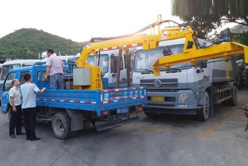 車(chē)載割草機(jī)