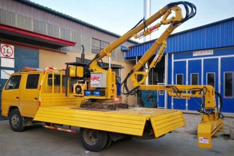 車(chē)載果園割草機(jī)